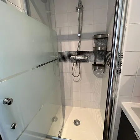 Апартаменты Moderne Au Coeur De Batignolles *