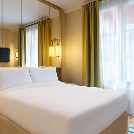 Le Belgrand Champs Elysees, Tapestry By Hilton 巴黎