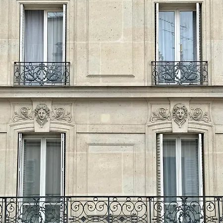 Charming With Eiffel Tower View Apartment *