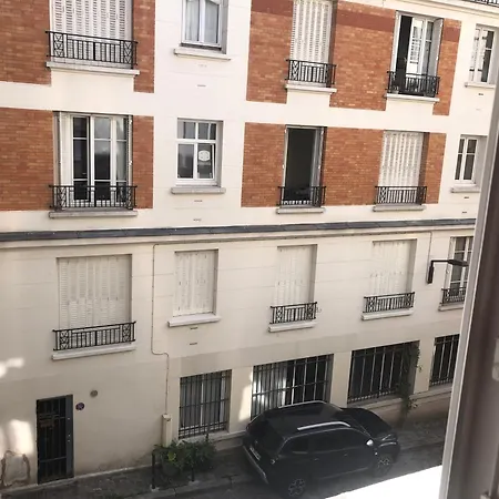 Pigalle: Cozy Parisian Retreat In Montmartre Apartment Paris