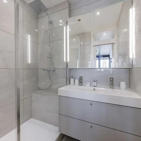 Comfortable Flat - 1br-4p - Place De Clichy Apartment Paris