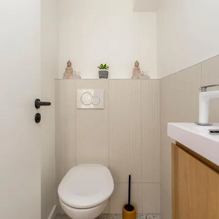Elegance & Design Center Apartment