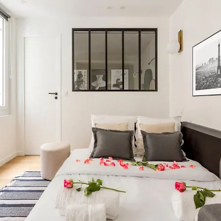 Elegance & Design Center Apartment
