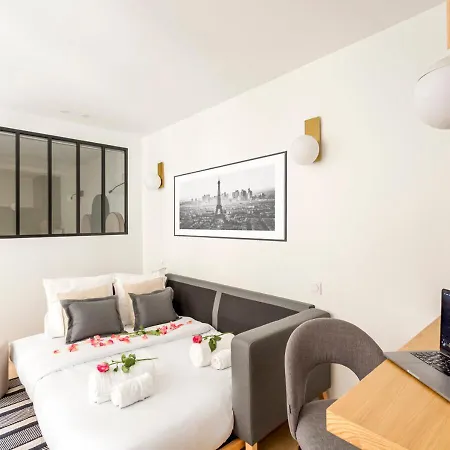 Apartment Elegance & Design Center Paris