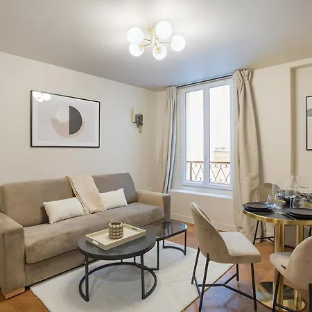 Centre De By Prestige *