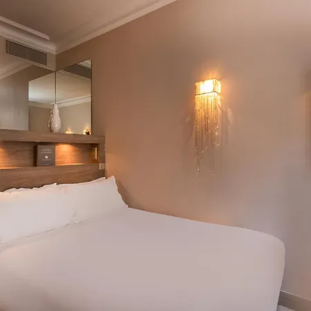 Le Singulier 3* Paris