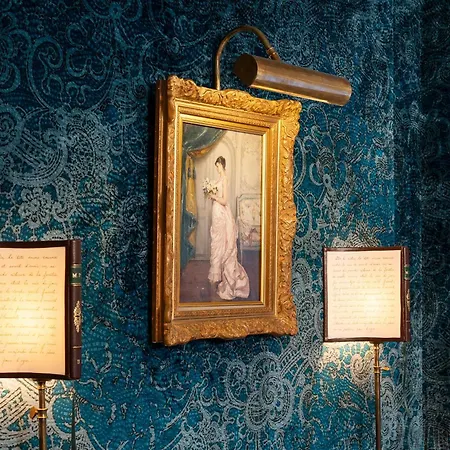 Maison Proust, & La