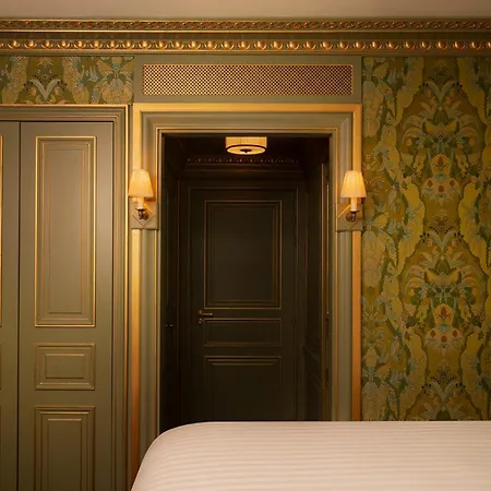 Maison Proust, & La 5*