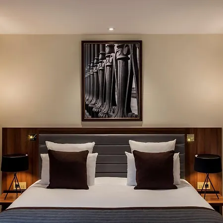 Hotel Mayflower Opera 4*