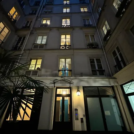Apartment Unique In Madelaine!