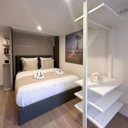 Unique In Madelaine! Apartment *