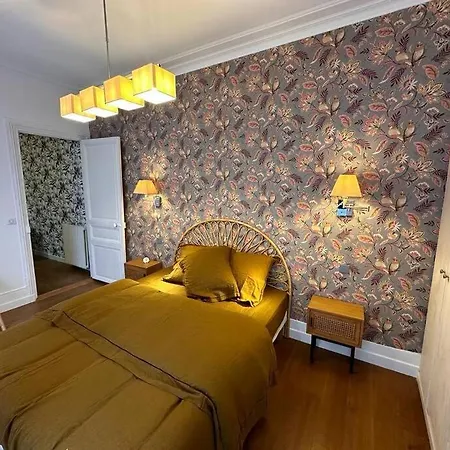 So Chic 72 Montmatre D'exception * Paris