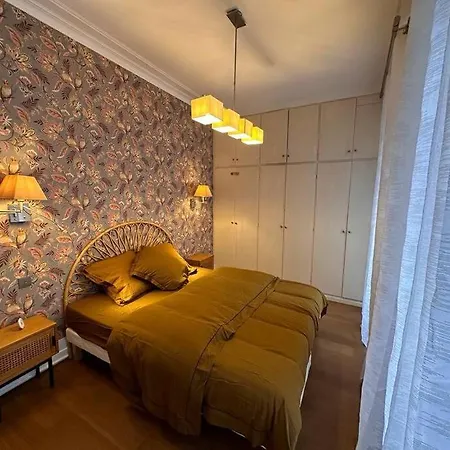 So Chic 72 Montmatre D'exception * Paris