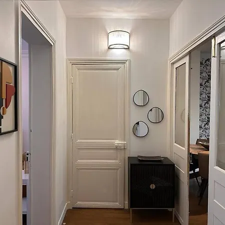So Chic 72 Montmatre D'exception Apartment