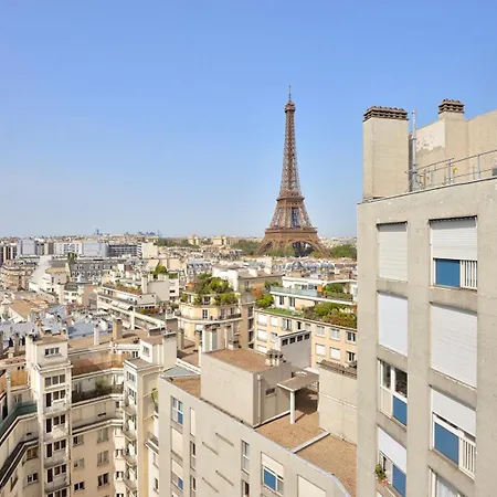 The Eiffel Tower - A Luxurious With Breathtaking Views Of The Eiffel Tower Apartment Paris