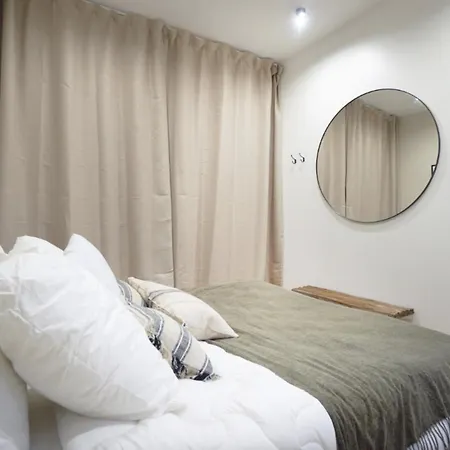 Apartment Comfortable And Ideally Located In 15 *