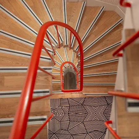 Crayon Rouge Paris