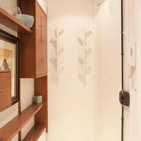 Beautiful Renovated In Apartment