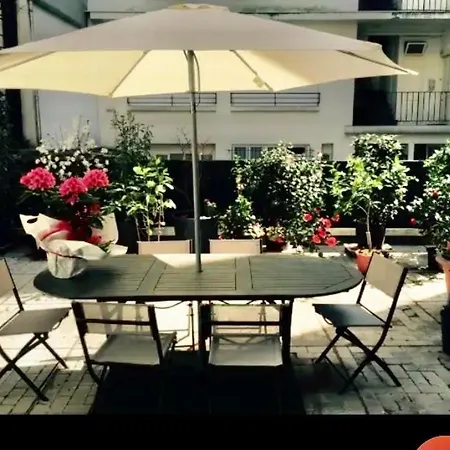Tour Eiffel - Grand Deux Pieces Avec Terrasse Apartment *