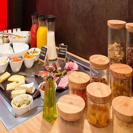 Crayon Rouge Hotel Paris