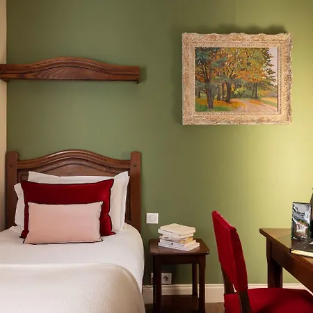 Hotel Des Marronniers Paris