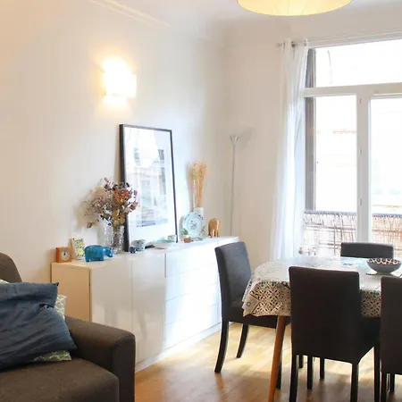 Apartament Spacious Family Nest Facing Square Des Epinette