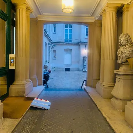 2 Bedrooms - Centre - Champs Elysees * Paris