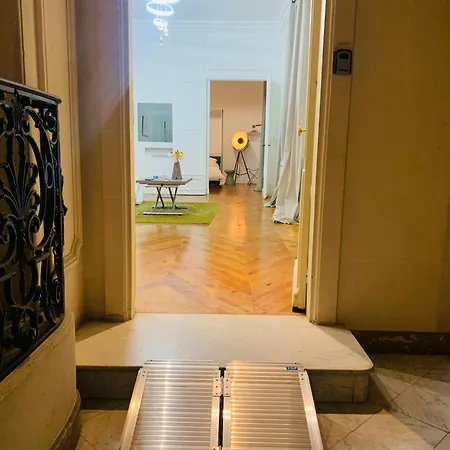 2 Bedrooms - Centre - Champs Elysees