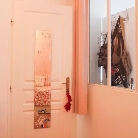 Apartament Spacious Family Nest Facing Square Des Epinette *