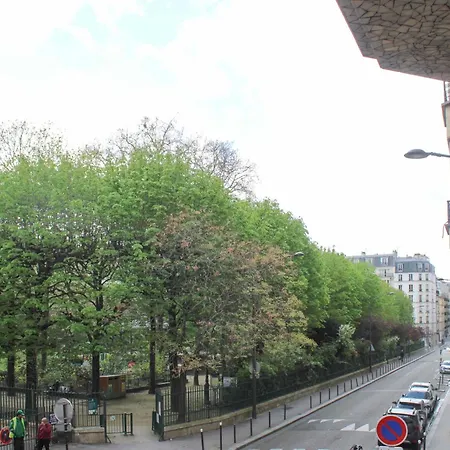 Apartament Spacious Family Nest Facing Square Des Epinette *