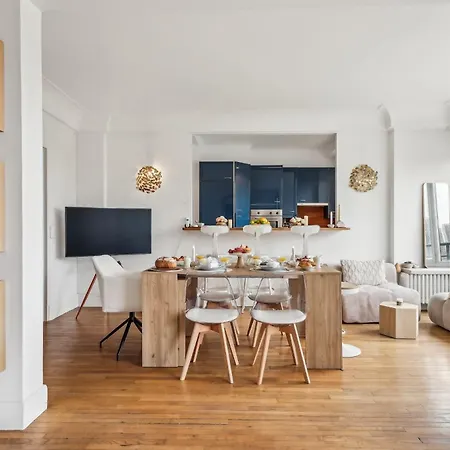 Apartment The Eiffel Tower And Seine Views With Balcony - Cityapartmentstay *
