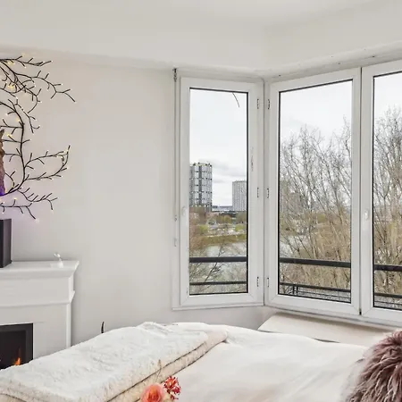 Apartment The Eiffel Tower And Seine Views With Balcony - Cityapartmentstay *