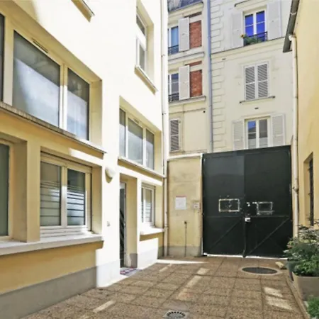 Homely & Charming Parisian Duplex - Near Marais Appartement