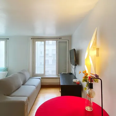 Poetic - Cozy In 2nd Apartment Paris