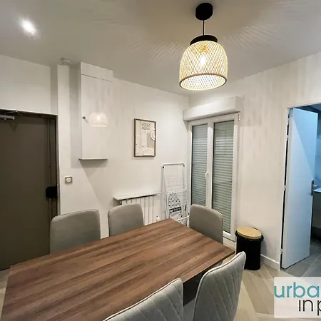 Urban Flat 178 - Cosy Chic 2 Bedroom Flat In Paris