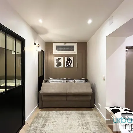 Apartment Urban Flat 178 - Cosy Chic 2 Bedroom Flat In Paris