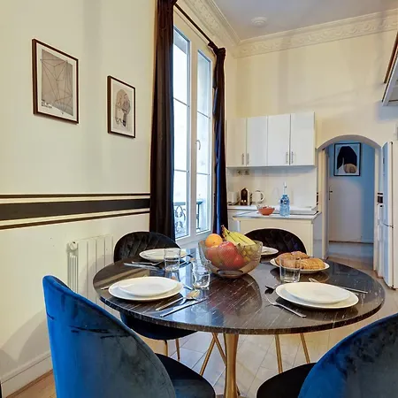 106 - Fabulous In Champs Elysees Apartment Paris
