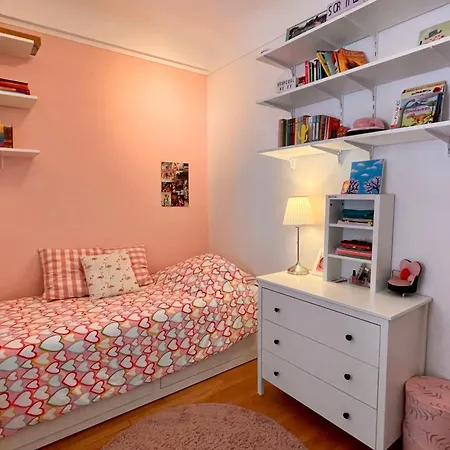 Apartament Spacious Family Nest Facing Square Des Epinette