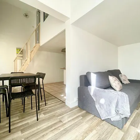 Appartement Homely & Charming Parisian Duplex - Near Marais *