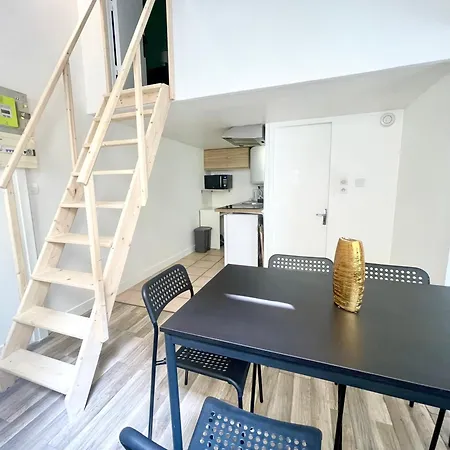 Homely & Charming Parisian Duplex - Near Marais Appartement