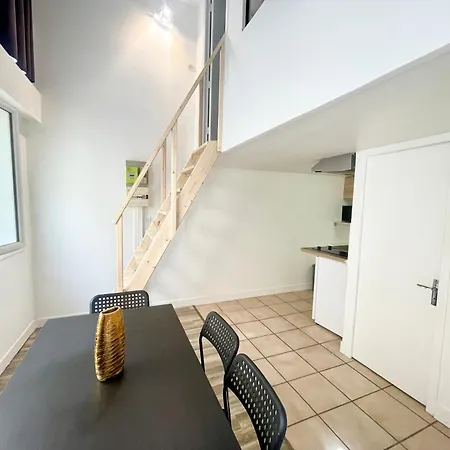 Homely & Charming Parisian Duplex - Near Marais