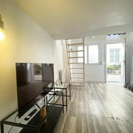 Homely & Charming Parisian Duplex - Near Marais Appartement *
