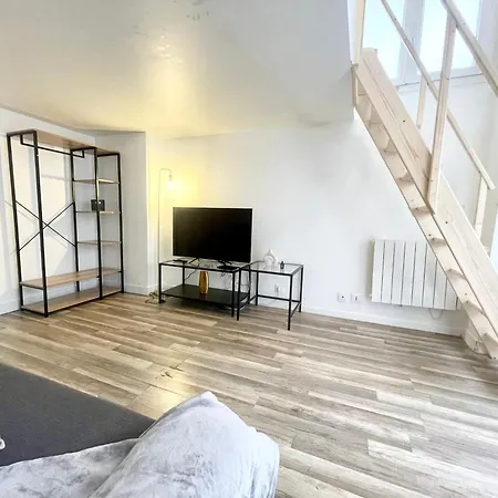 Appartement Homely & Charming Parisian Duplex - Near Marais *