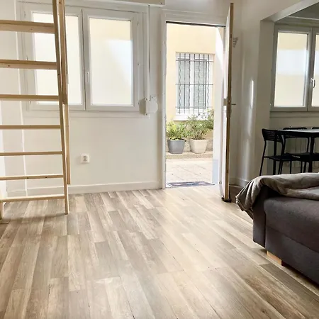 Homely & Charming Parisian Duplex - Near Marais