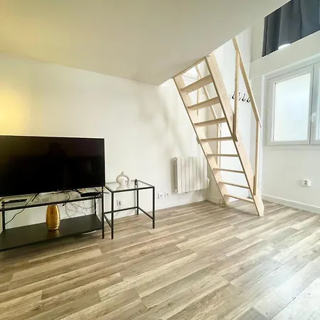 Homely & Charming Parisian Duplex - Near Marais Appartement