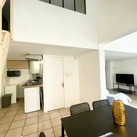 Appartement Homely & Charming Parisian Duplex - Near Marais *