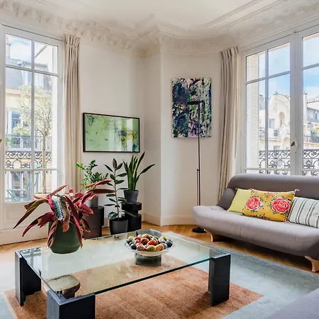 Eugene Design * Parigi