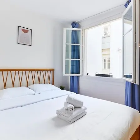 Apartment 1Br With Balcony - Cityapartmentstay *