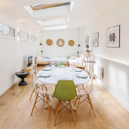 Modern - 2bdr-6p - Sacre Coeur Apartment Paris
