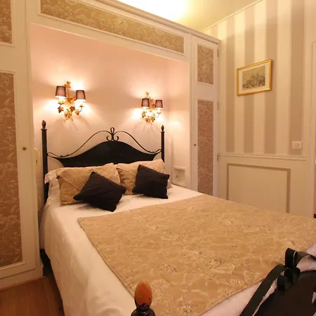 De La Bretonnerie 3* Paris